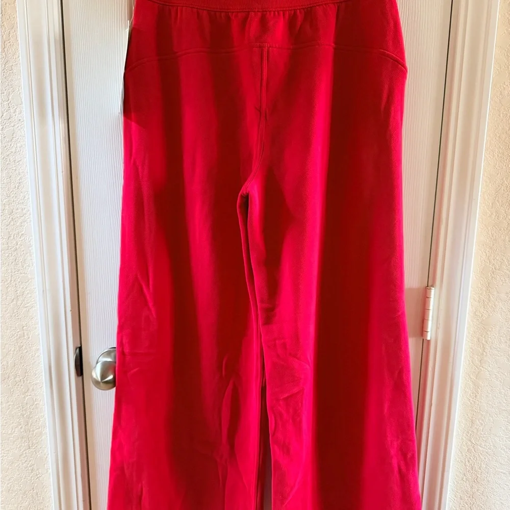 Lululemon Scuba Mid-Rise Wide-Leg Pant (regular) - Picture 4 of 5
